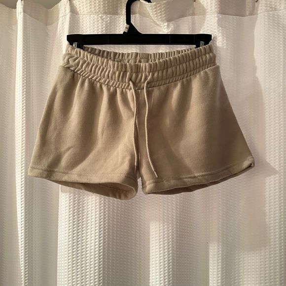 Love Streak shorts (black and tan) bundle - Picture 3 of 9